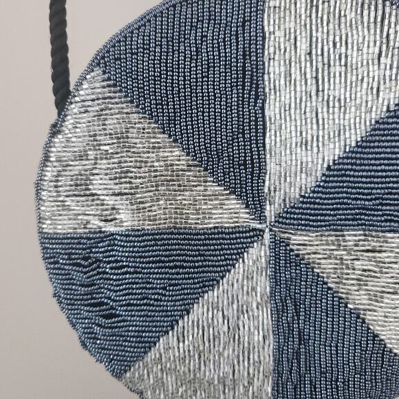 Beaded Geometric Pattern Circle Purse - Picture 5 of 10